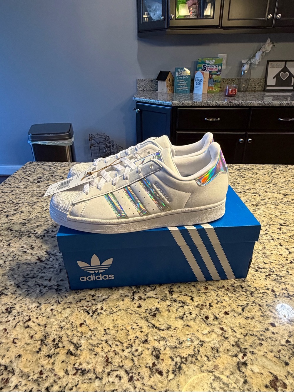 Size 6 Adidas Originals Superstar Iridescent SKU IG0238 Brand New